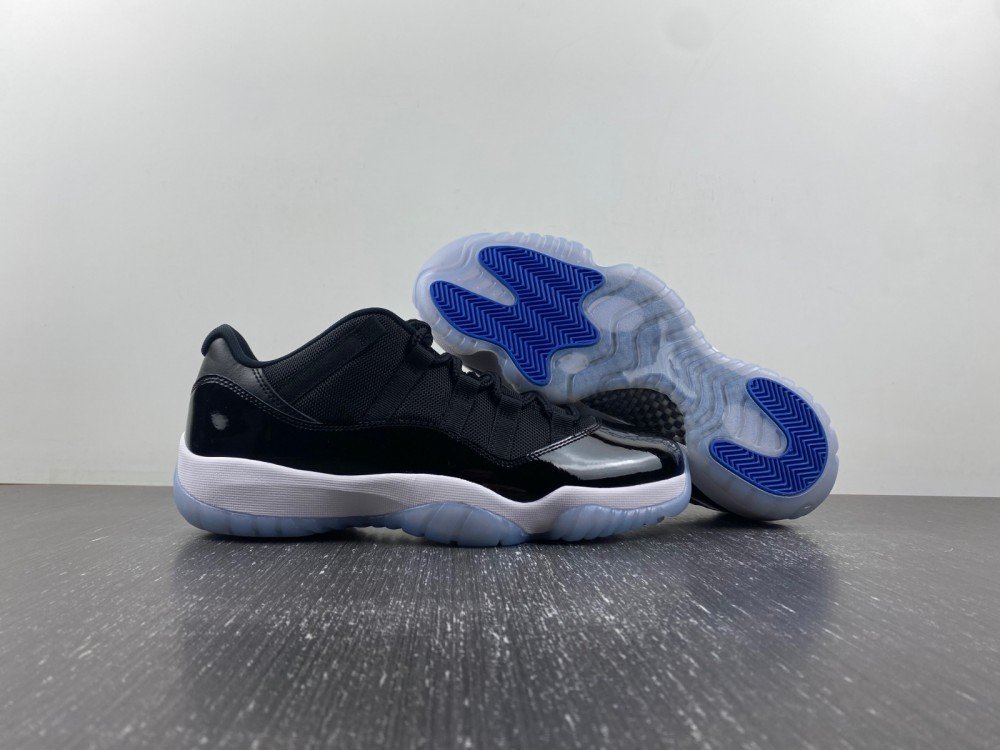 31 Hupu version of Jordan 11 Air Jordan 11 Space Jam low top slam dunk low top item number is FV5104-00441 number 75-14 shipped 44