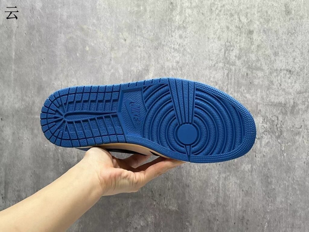 Travis Scott x Fragment Design x Jordan 1 low OG SP   DM7866-14036-47