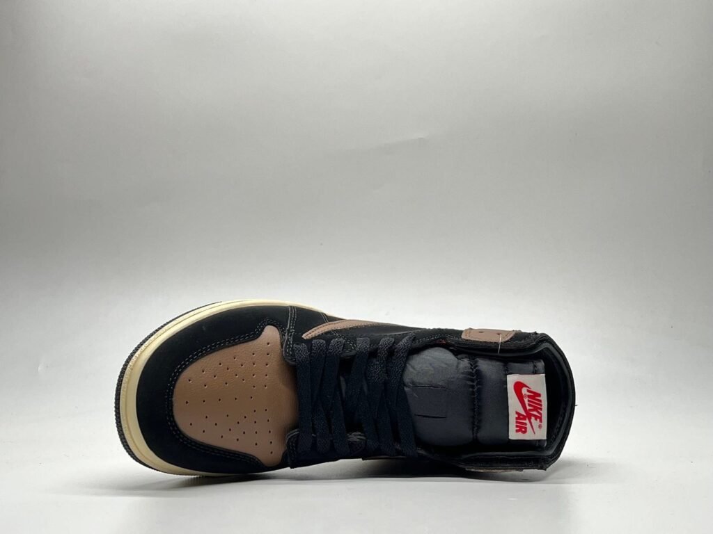 AJ1 Super A black mocha undercut 36475 with half size