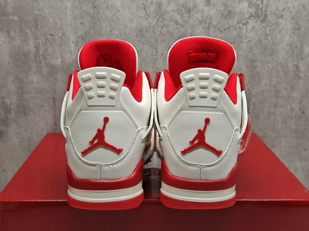 AJ4 Valentine's Day Sierra Red 36475 with half size