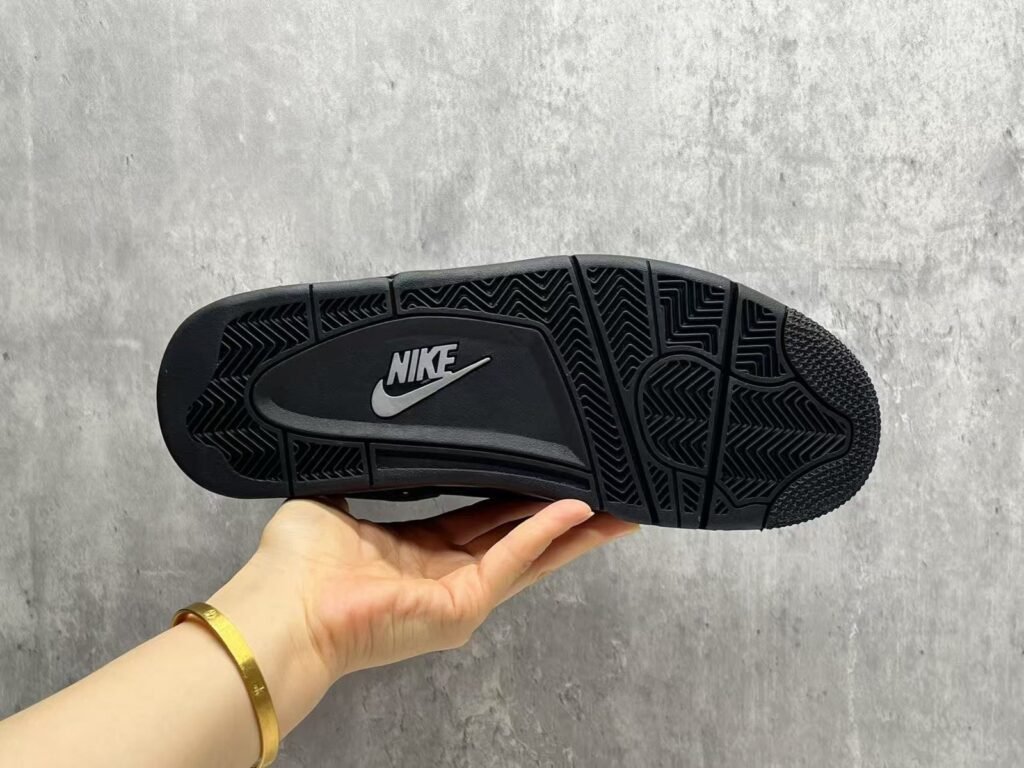 Currency-AJ4 replica black cat 36475 with half size