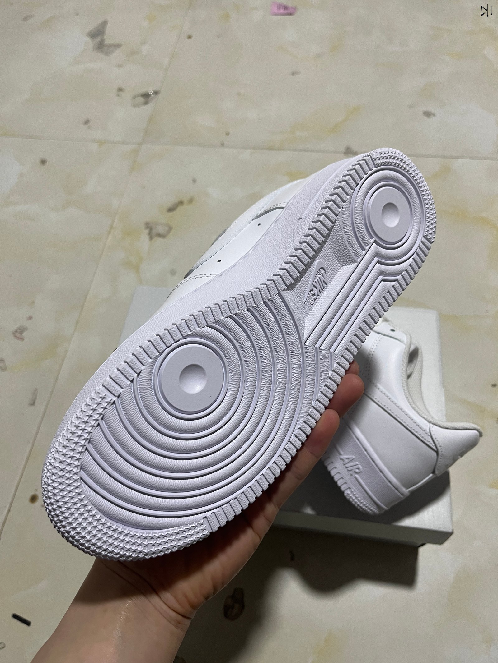 Special price 65 AF all white air force item number cw2288-111 size 35-485 - Image 1