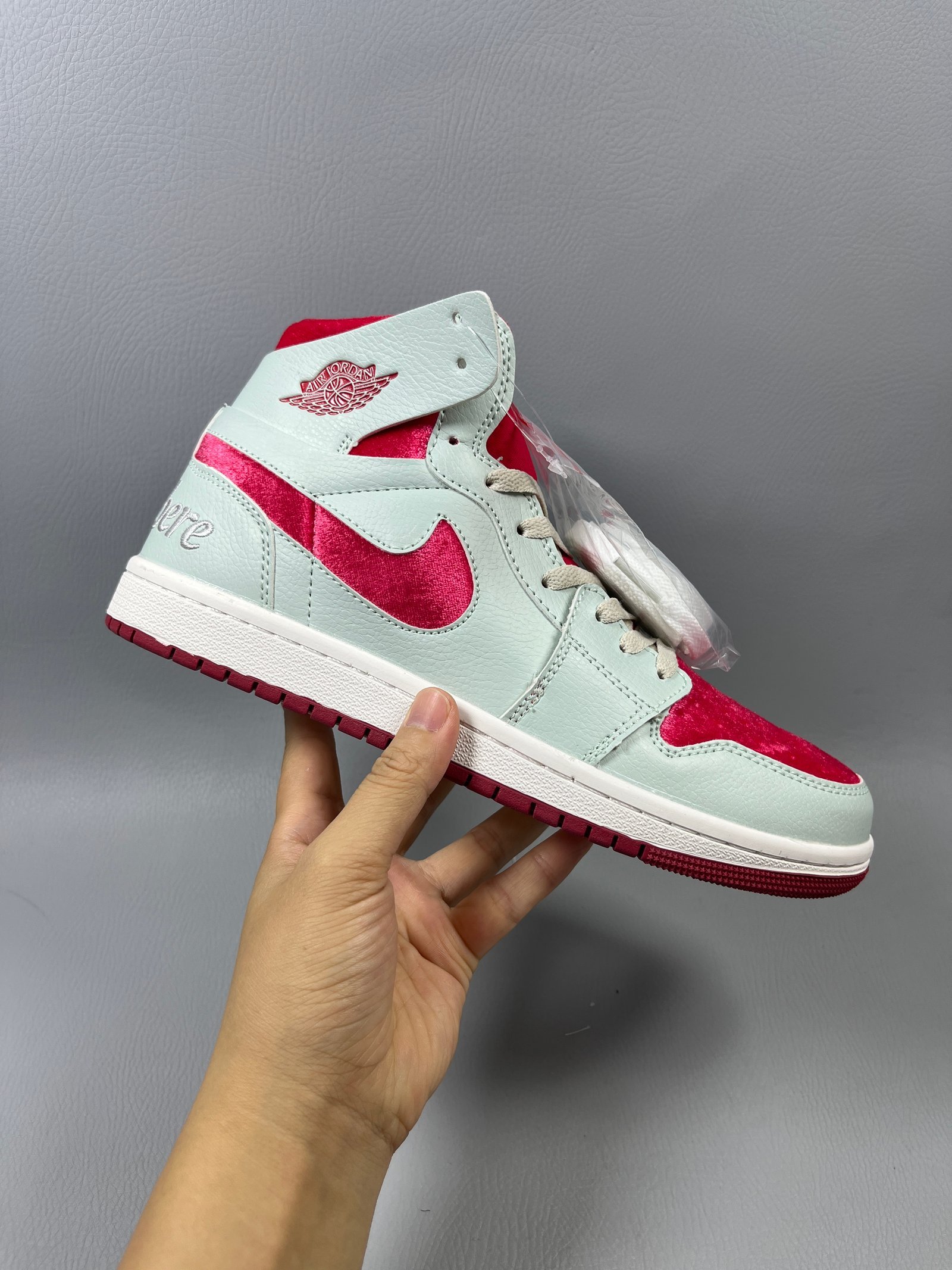 Currency Joe 1 Red Velvet 36-45 - Image 1