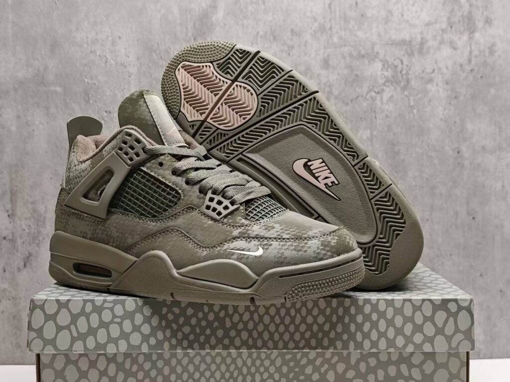 AJ4 Army Mamba customized model 36475 with half size