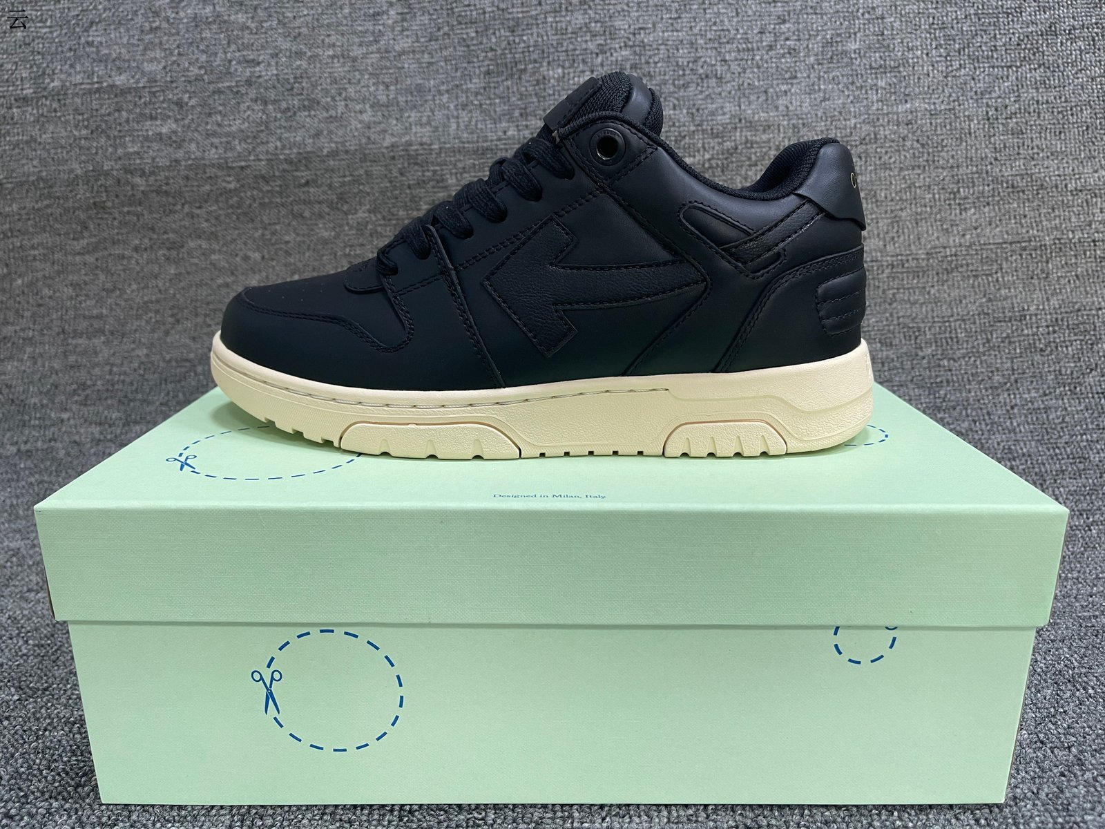 OFF-WHITE 225-1-1735-47 - Image 1