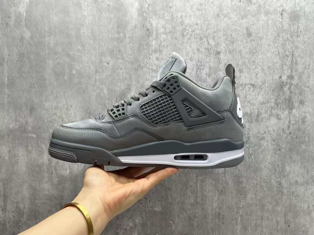 Currency-AJ4 small gray car 36475 with half size
