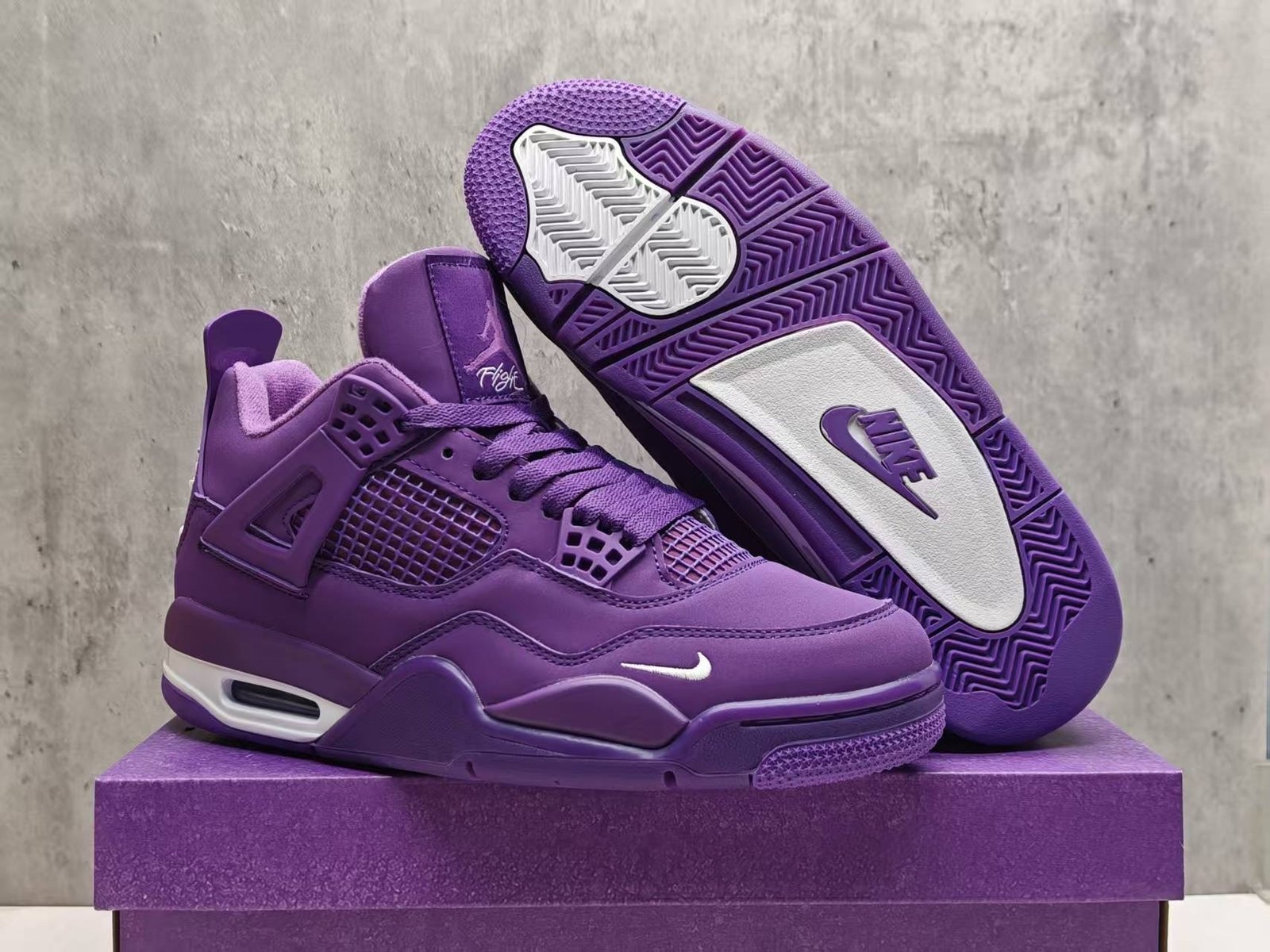 AJ4 small purple car 36475 with half size - Image 1