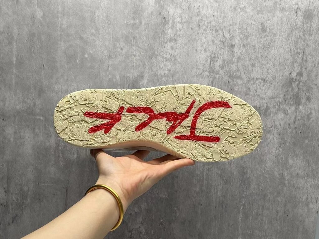 Currency TS co-branded beige yellow 36475 with half size item number FZ8117-003cx size 36-475