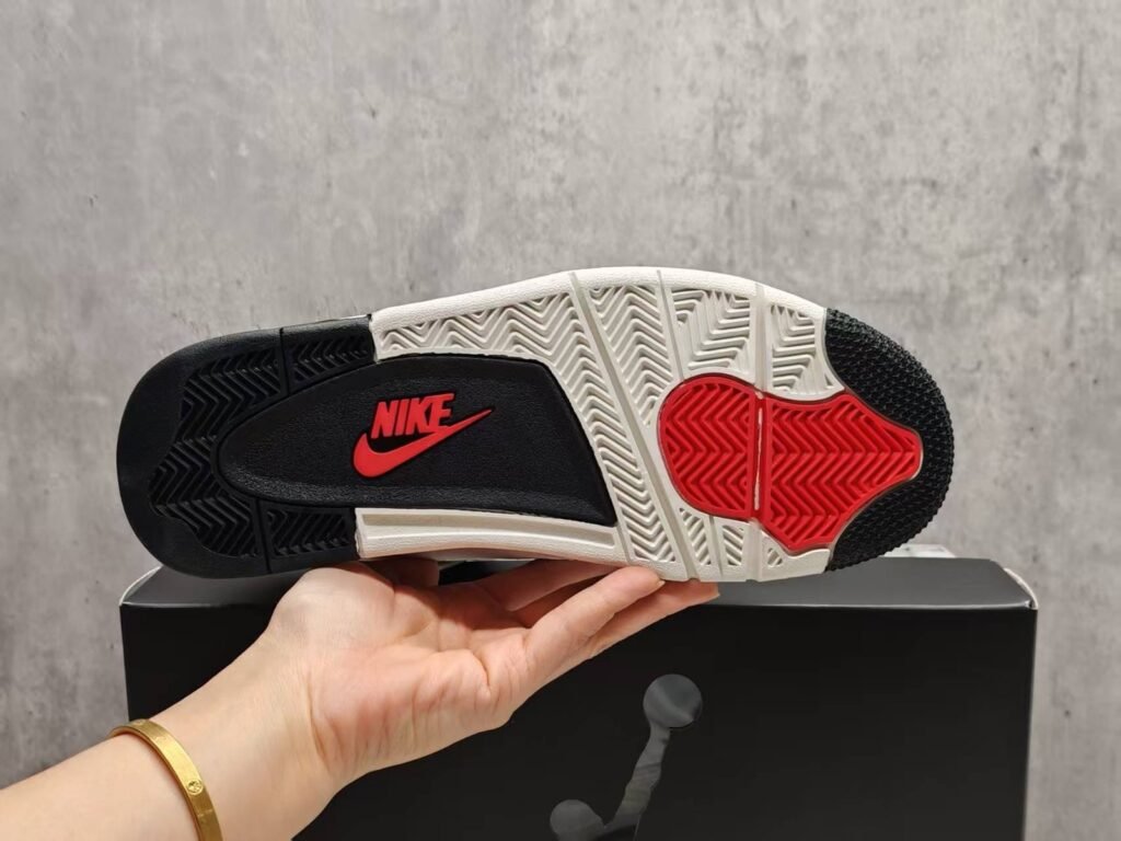 AJ4 Flying Club 36475 with half size