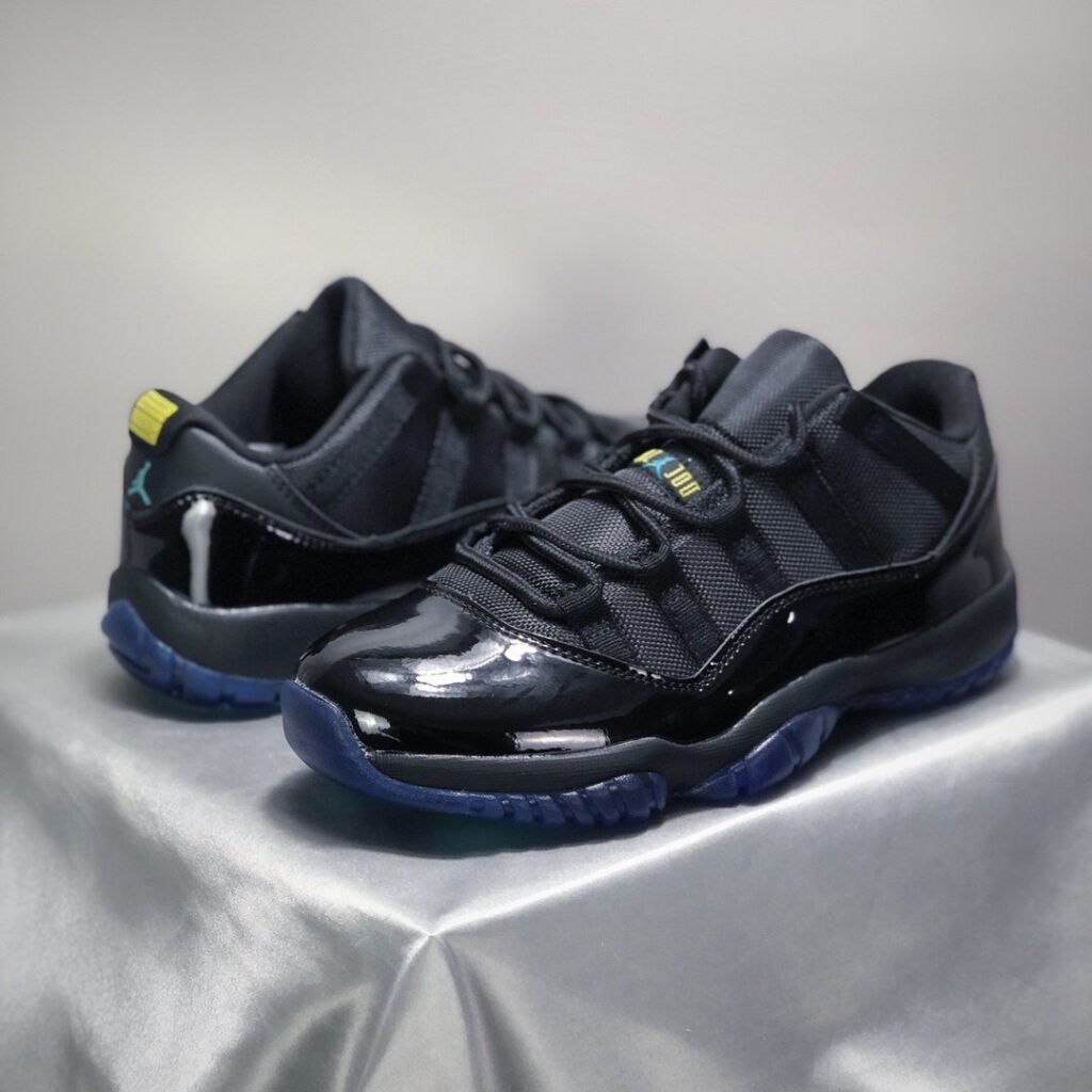 JORDAN 11 LOW  40-47