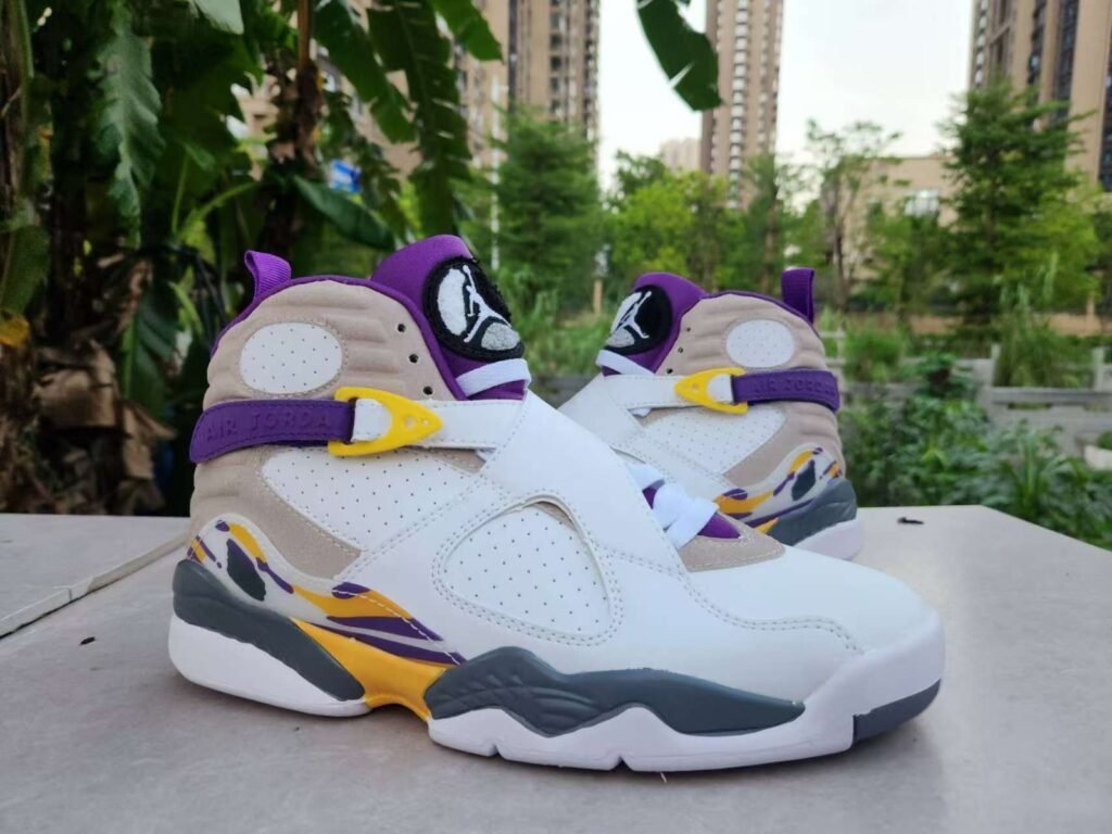 Currency AJ8 40-47 white gray purple