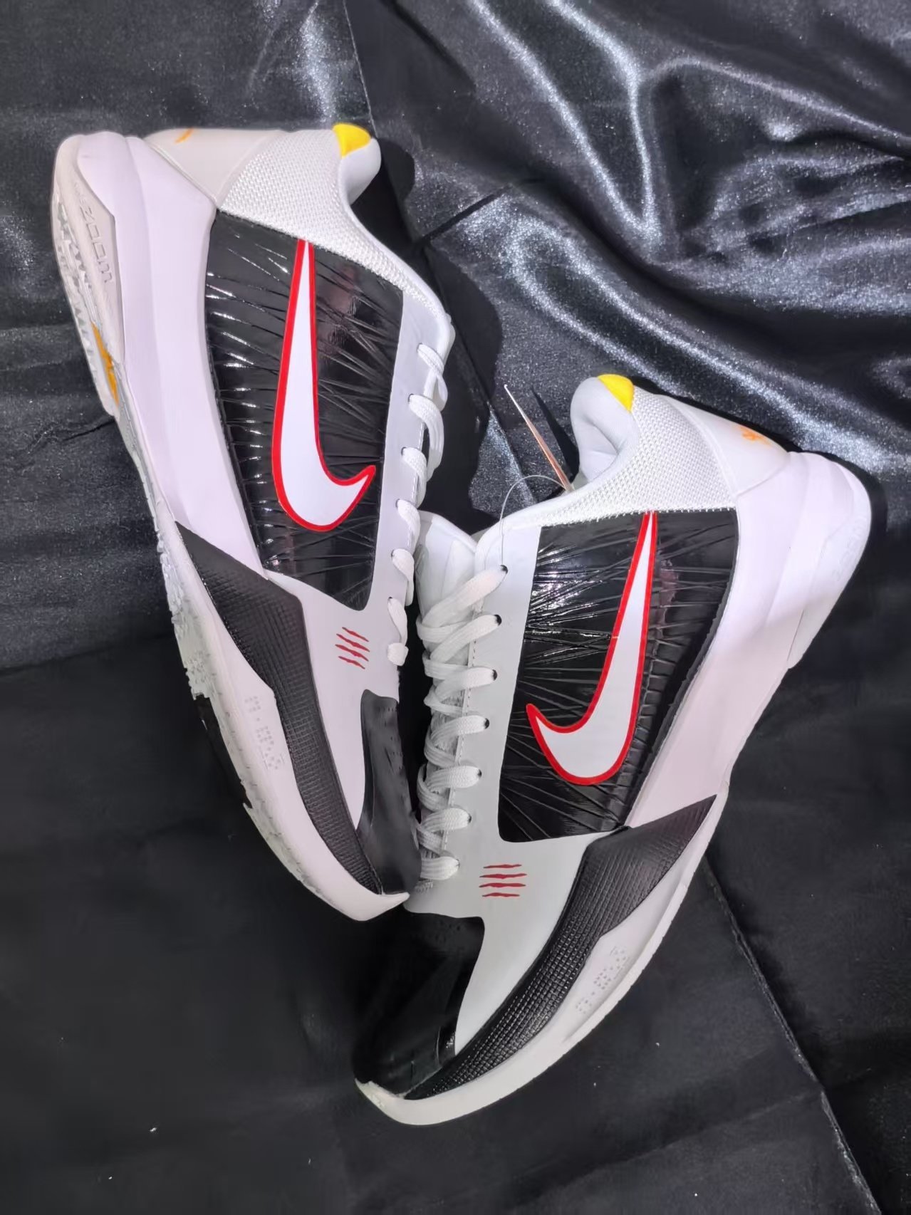 Pure original Kobe 5th generation real carbon double air cushion Bruce Lee White 39-46 - Image 1