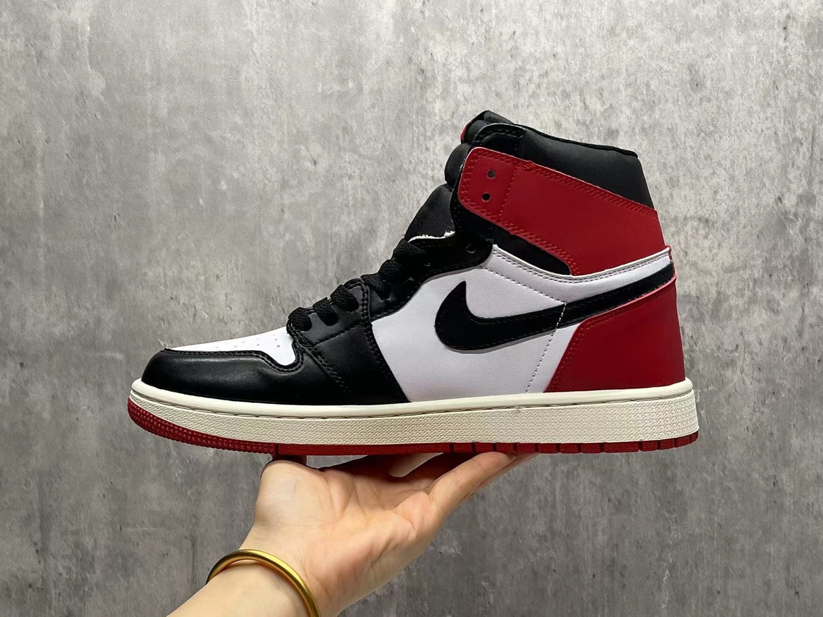AJ1 replica black toe 36475 - Image 1