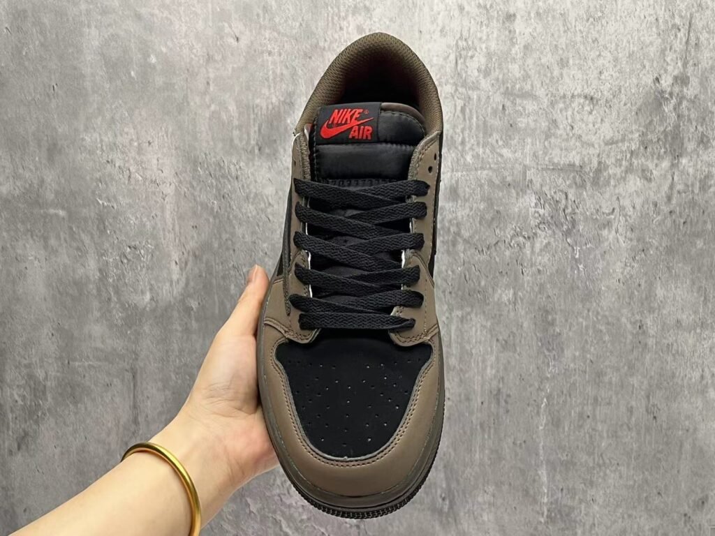 Currency AJ1D black brown chocolate undercut 3647 with half size cx item number DM7866-202