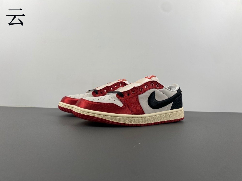 1 God version of Jordan 1st generation Trophy Room x Air Jordan 1 Low OG Home Jordan's own son AJ1 Chicago silk low top item number FN0432-100 Original God version 134 number 7-14 out