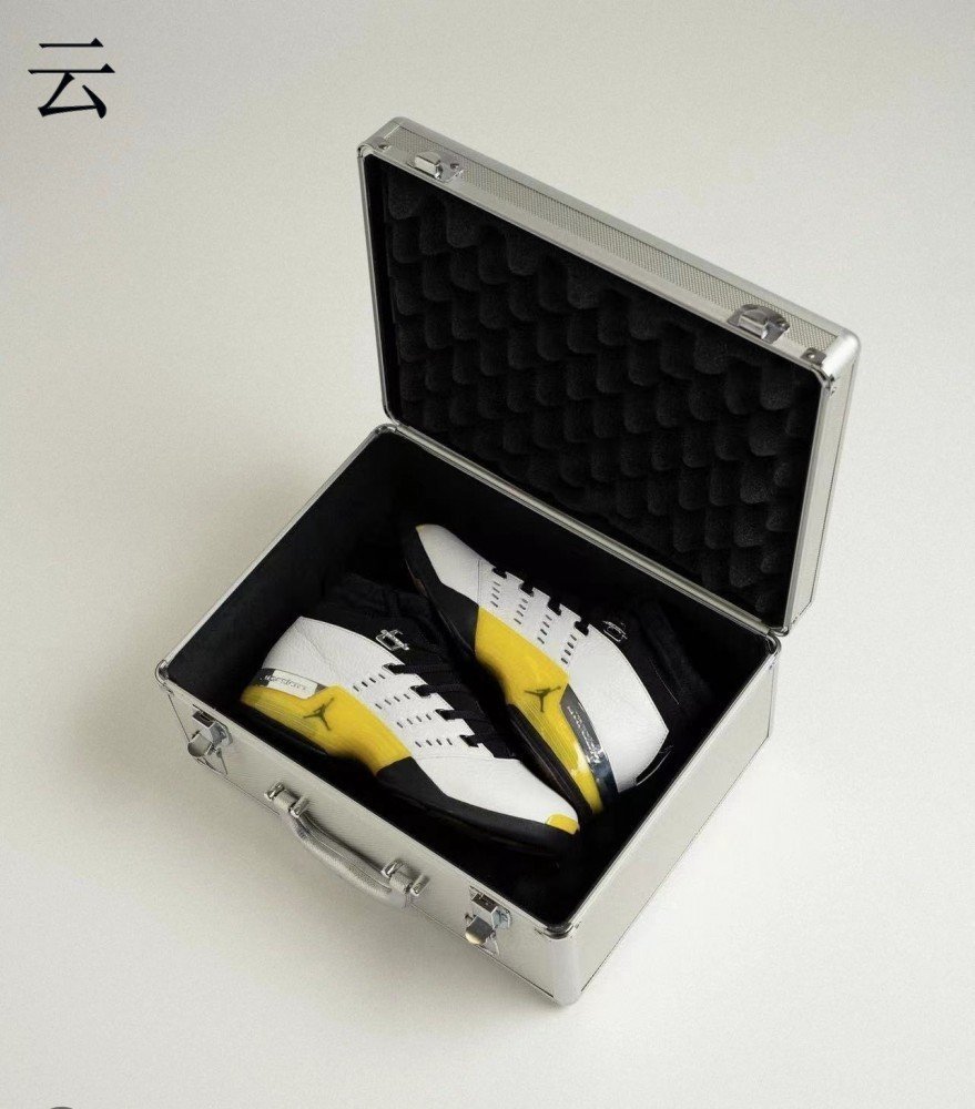 The original version will be shipped soon, probably the day after tomorrow.