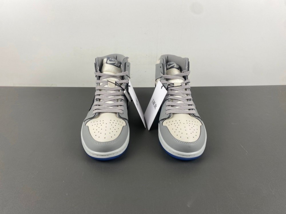 21 version high top Jordan 1 generation Dior x Air Jordan 1 High gray black Dior high top original version item number CN8607-002 70 number 36-475 shipped 72