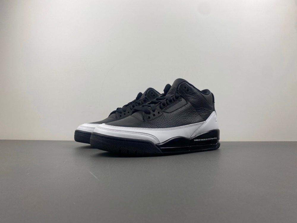 M version of Jordan 3 AJ3 white black lightning Fragment Design x Air Jordan 3 AJ3 Fujiwara Hiroshi joint black and white item number DA3595-100 original version M40 number 7-14 shipped 42