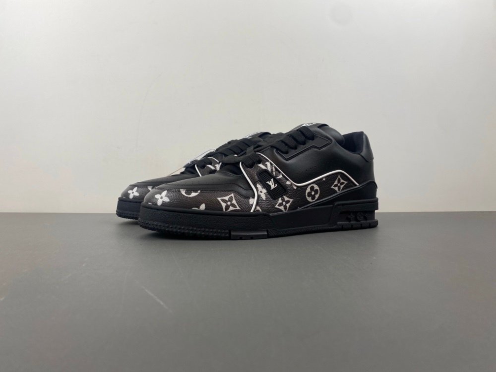 Top version X2Louis Vuitton LV trainer all black and white LV co-branded color original version X246 number 38-46 shipped 47