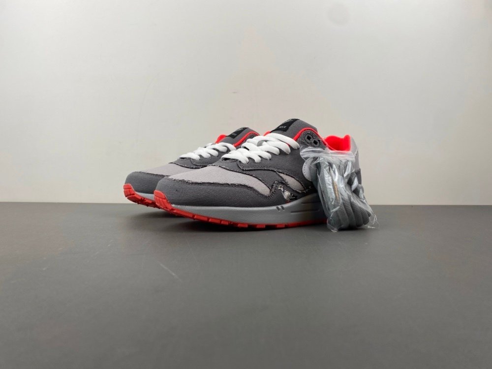 Authentic mark 16 Nike Nike Air Max 1 Premium Gray Dove Color Item No. BV1977-011 Original authentic mark 16 18 Number 36-475 shipped 20