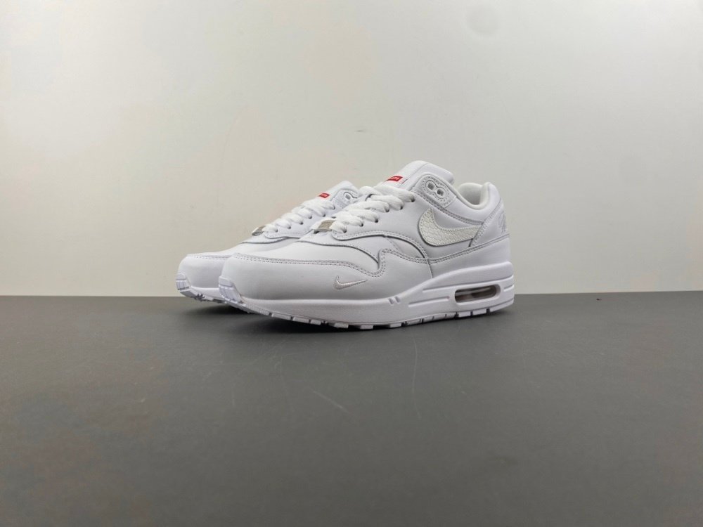 16th version of Nike Supreme x Nike Air Max 1