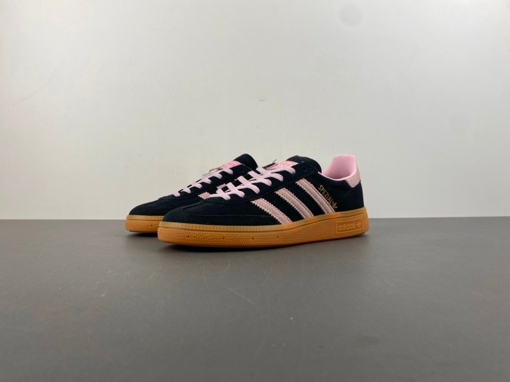5K1 version ADIDAS HANDBALL SPEZIAL black pink caramel bottom item number IE5897 original version 5K118 number 36-45 shipped 20