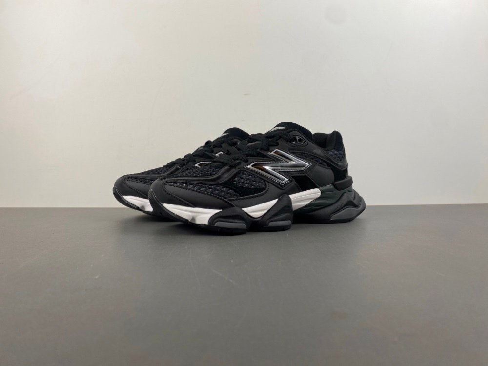 J version New Balance 9060 x27 black and white item number U9060PNR original version J 19 number 36-465 shipped 20