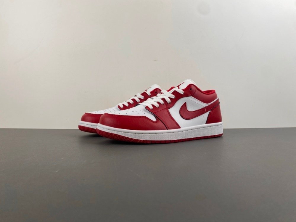 Authentic R Jordan 1 generation Air Jordan 1 Low white red low top low top item number 553558-166 authentic R17 number 36-46 shipped 19