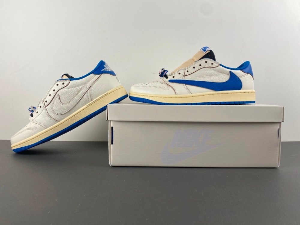 X4Travis Scott x Fragment x Air Jordan 1 Low OG  20  DM7866-104X43536-485