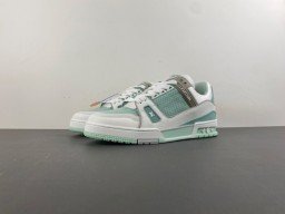 Top version X2Louis Vuitton LV trainer white green gray LV co-branded original version X244 number 38-46 shipped 45