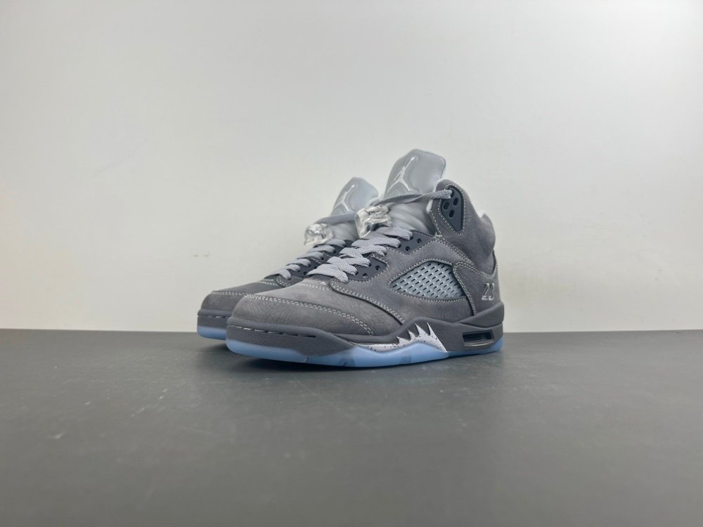 A1 version of women's shoes Jordan 5th generation Air Jordan 5 retro wolf gray GS item number 440888-002 women's shoes original version A138 number 4Y-7Y shipped 4