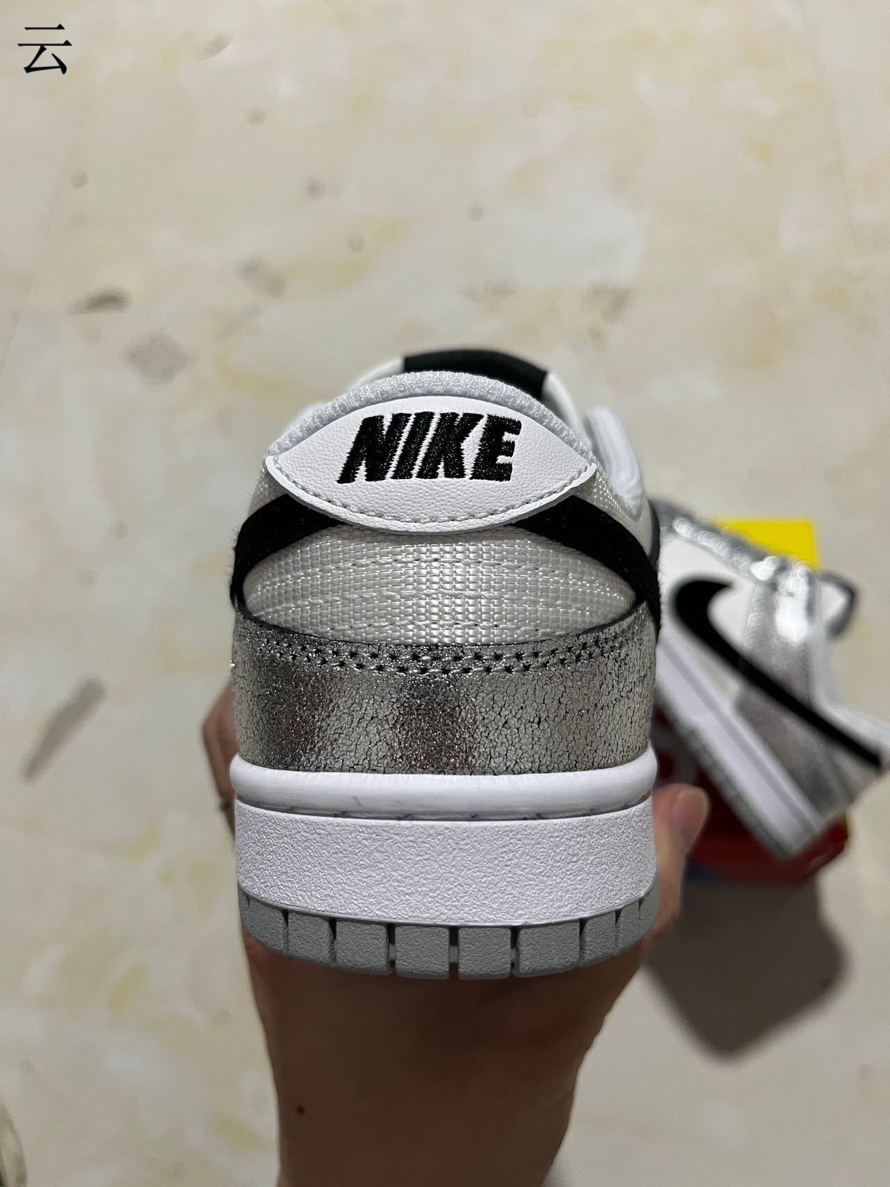Back in stock Dunk Low silver crackle pattern item number DO5882-001 S sizes 36-46 available - Image 1