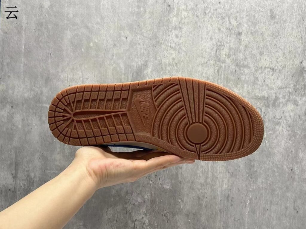 Travis Scott X Jordan 1 Canary 80 DZ4137-700 36-475