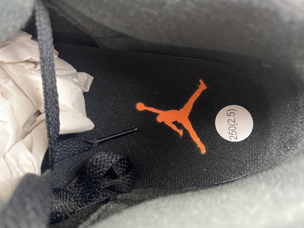 1 God version of Jordan 3 Air Jordan 3 Fear black and orange dot differentiation Release date November 25 Item number CT8532-080 Original God version 140 number 36-485x3D4-14 shipped 43