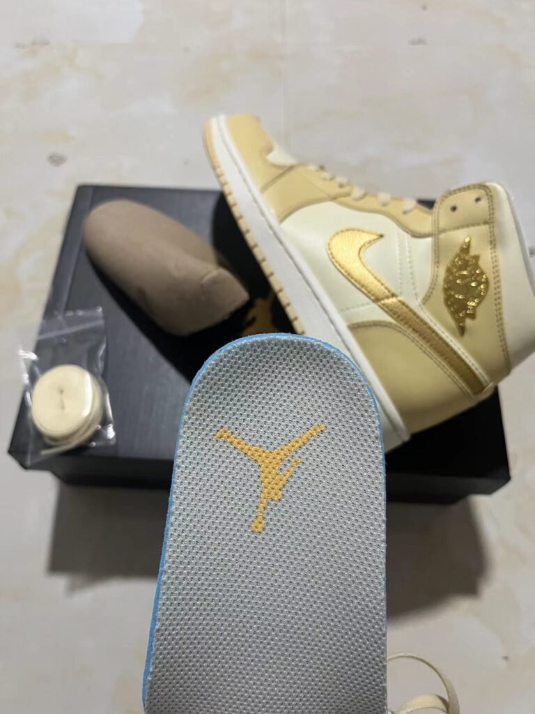 BL21 Air Jordan 1 Mid WMNS Pale Vanilla    FB9892 200 36-46