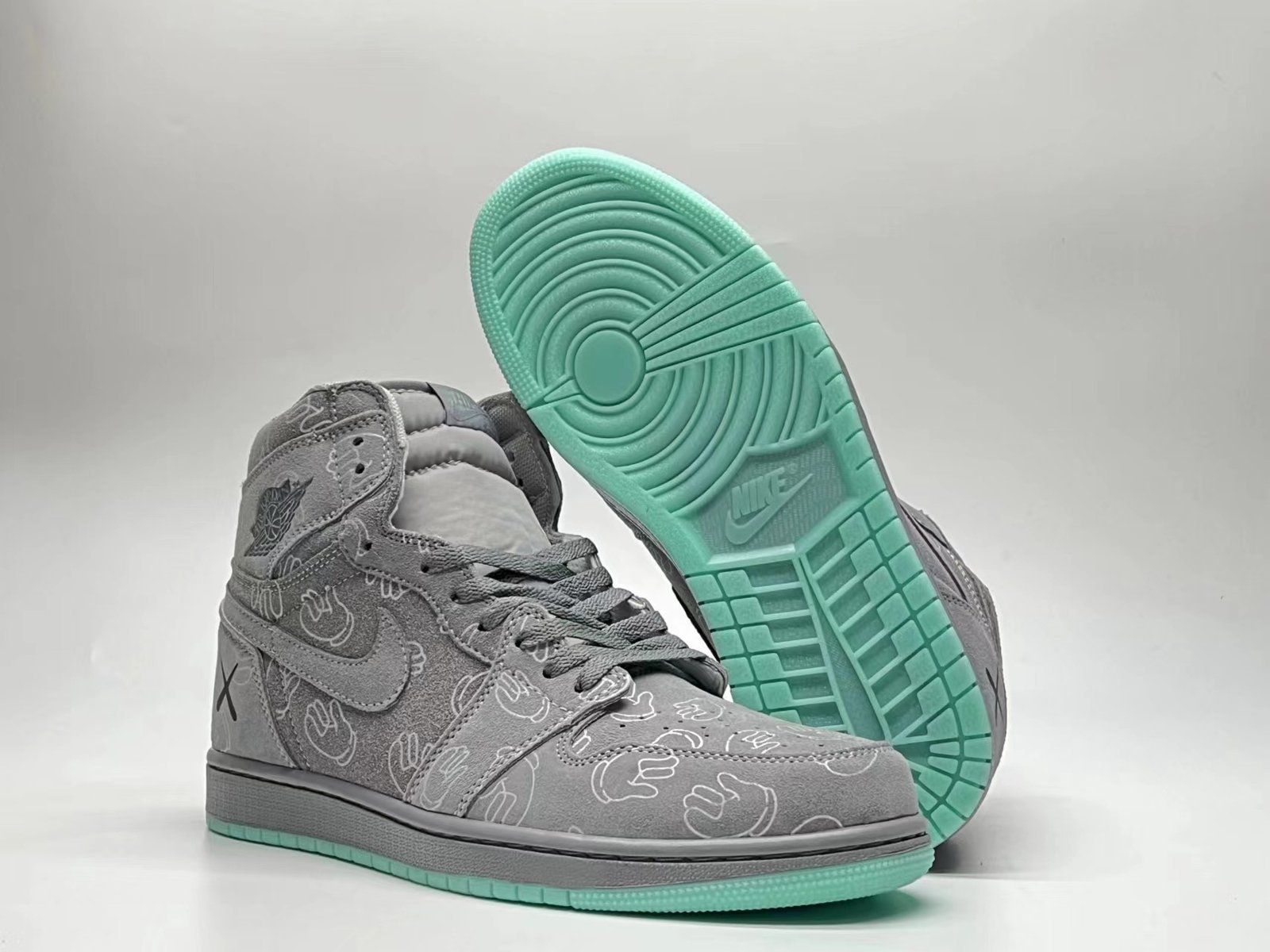 Jordan 1 retro kaws  930155 00336-475 - Image 1