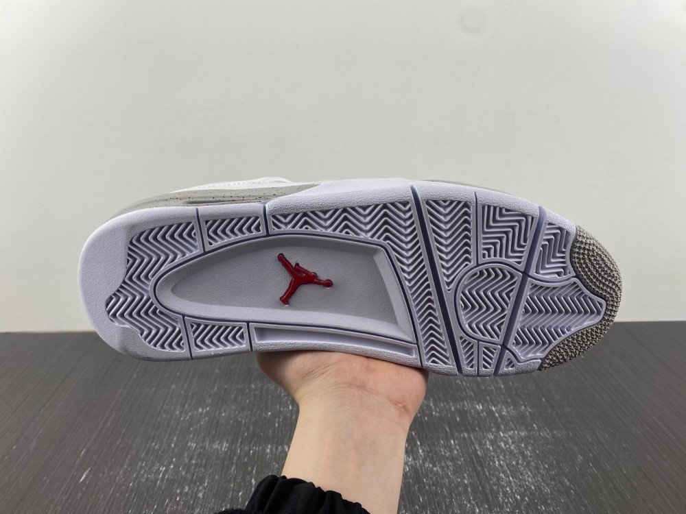 31 Hupu version of Jordan 4 Air Jordan 4 White Oreo Oreo white gray cement color item number CT8527-100 47 number 75-13 shipped 590 Hupu version 31