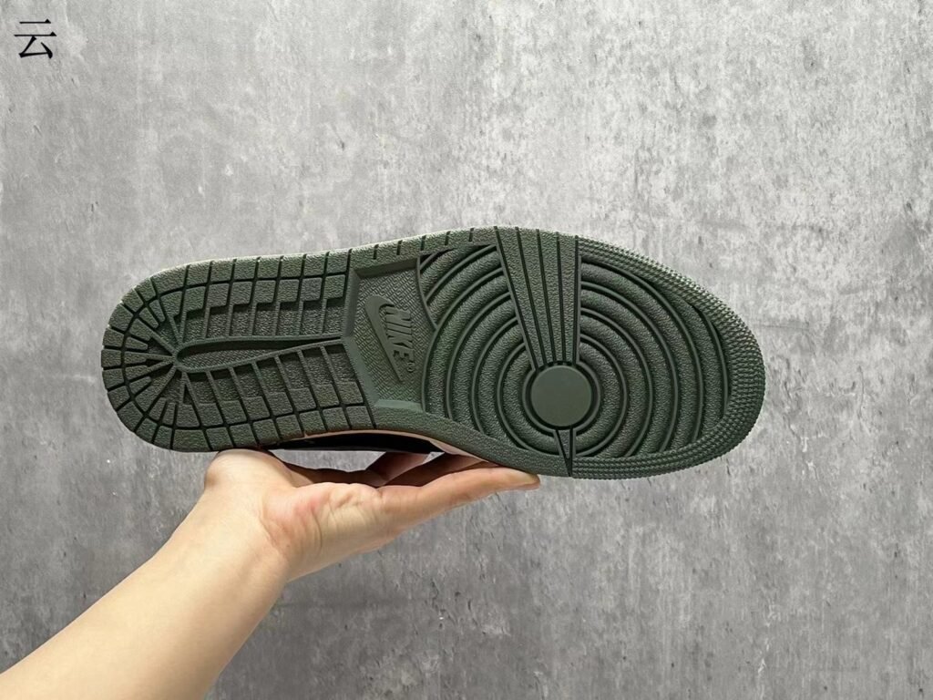 Travis ScottJordan Air Jordan 1 Low quotOlivequot  50 DZ4137-10636-47