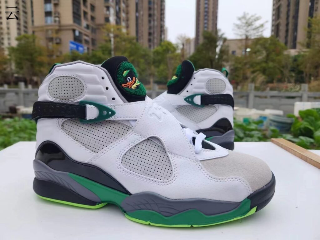 AJ8 white gray 40-47