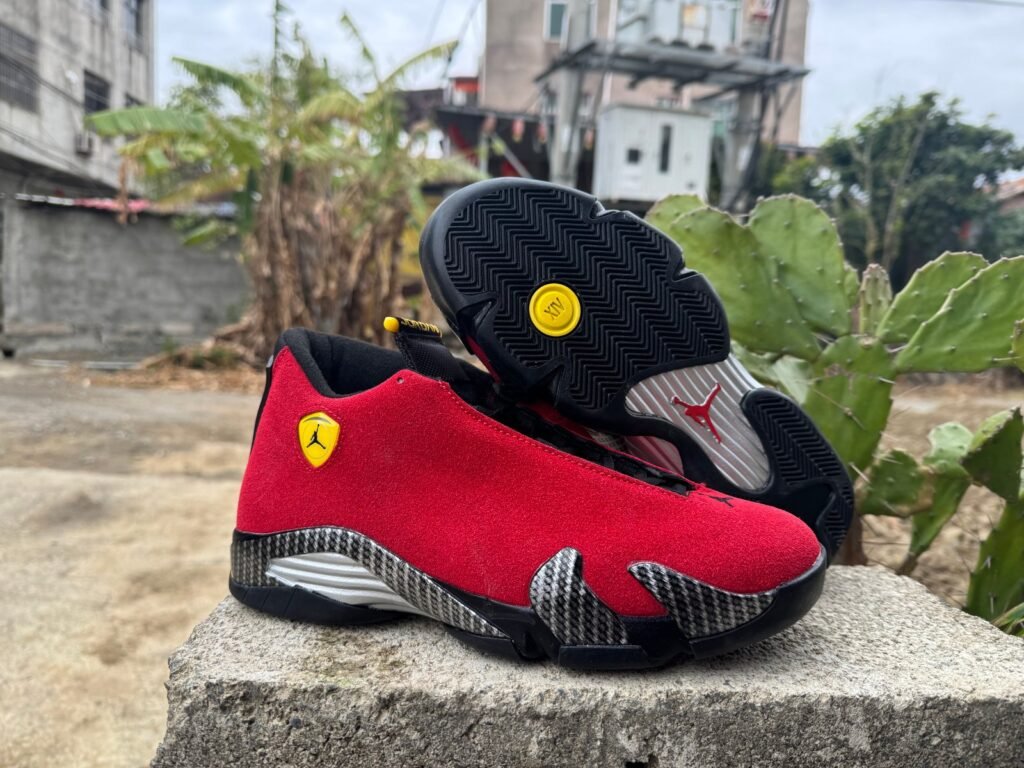 Bao-14 new red and black Ferrari 40-47