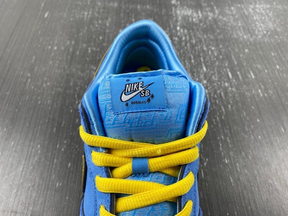 JThe Powerpuff Girls x Nike SB Dunk Low Bubbles    f36-4756