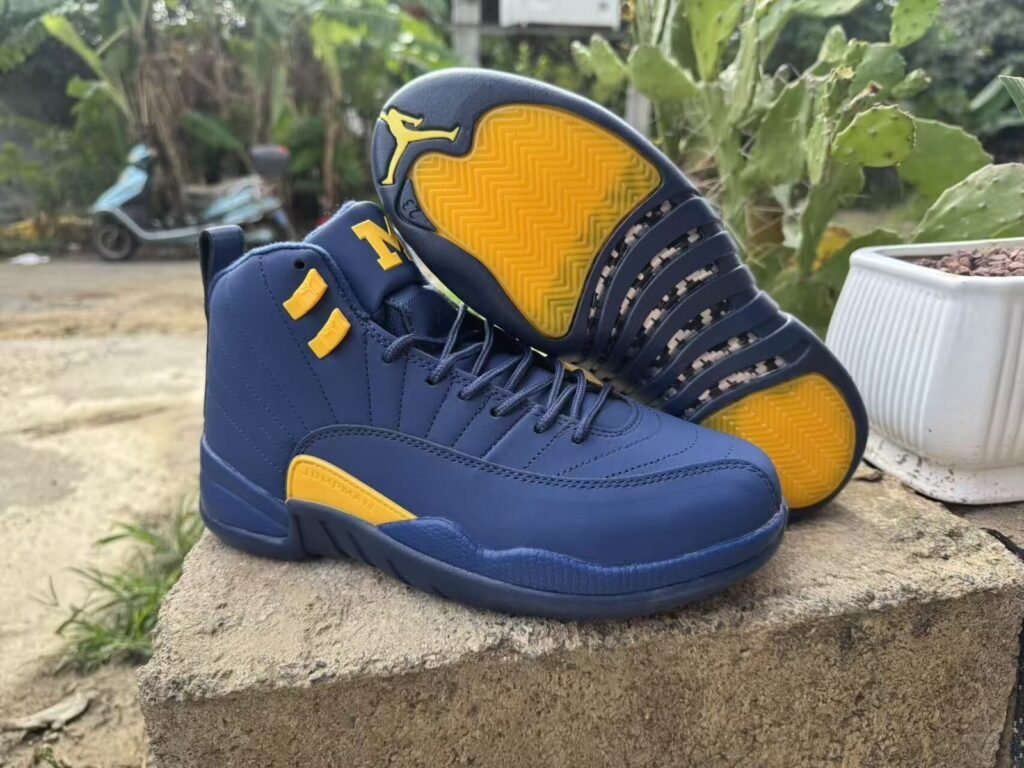 Currency Air Jordan12 new color sizes 40-47 shipped