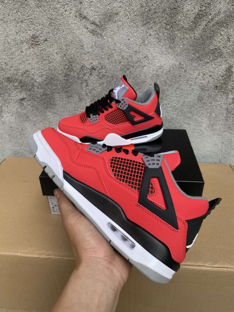 Air Jordan 4 Retro Toro Bravo  40-475