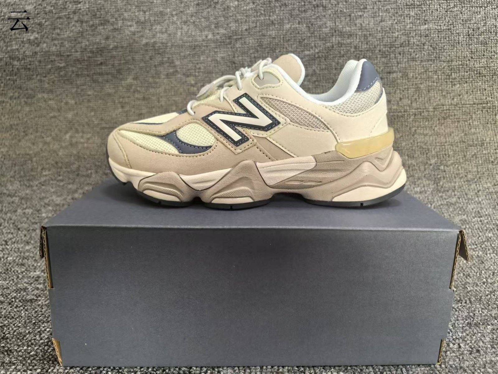 Children's shoe size 28-35 - Image 1