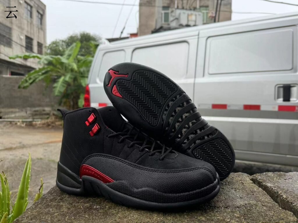 Ordinary air jordan 12 all black and red 40-47 Qi