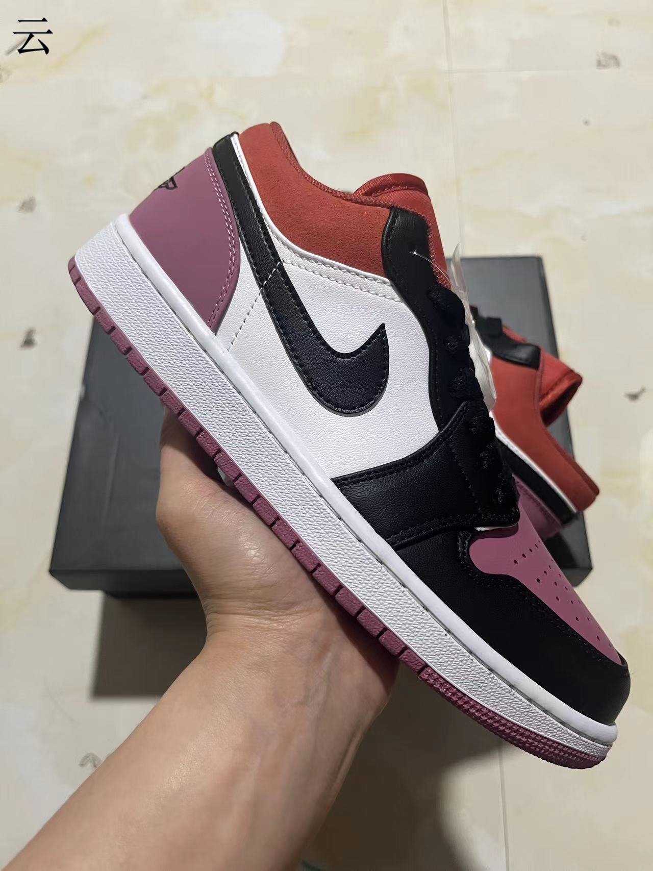R Air jordan 1 low GS   axFB9908-102 36-46   0 - Image 1