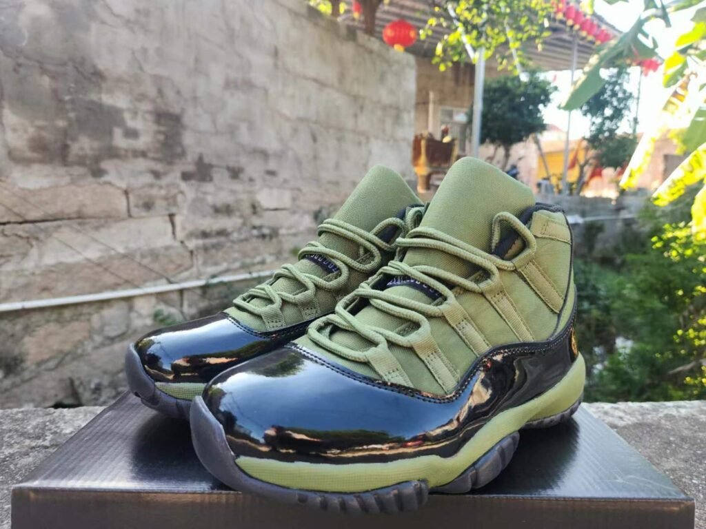 Currency Joe 11 black army green 40-47