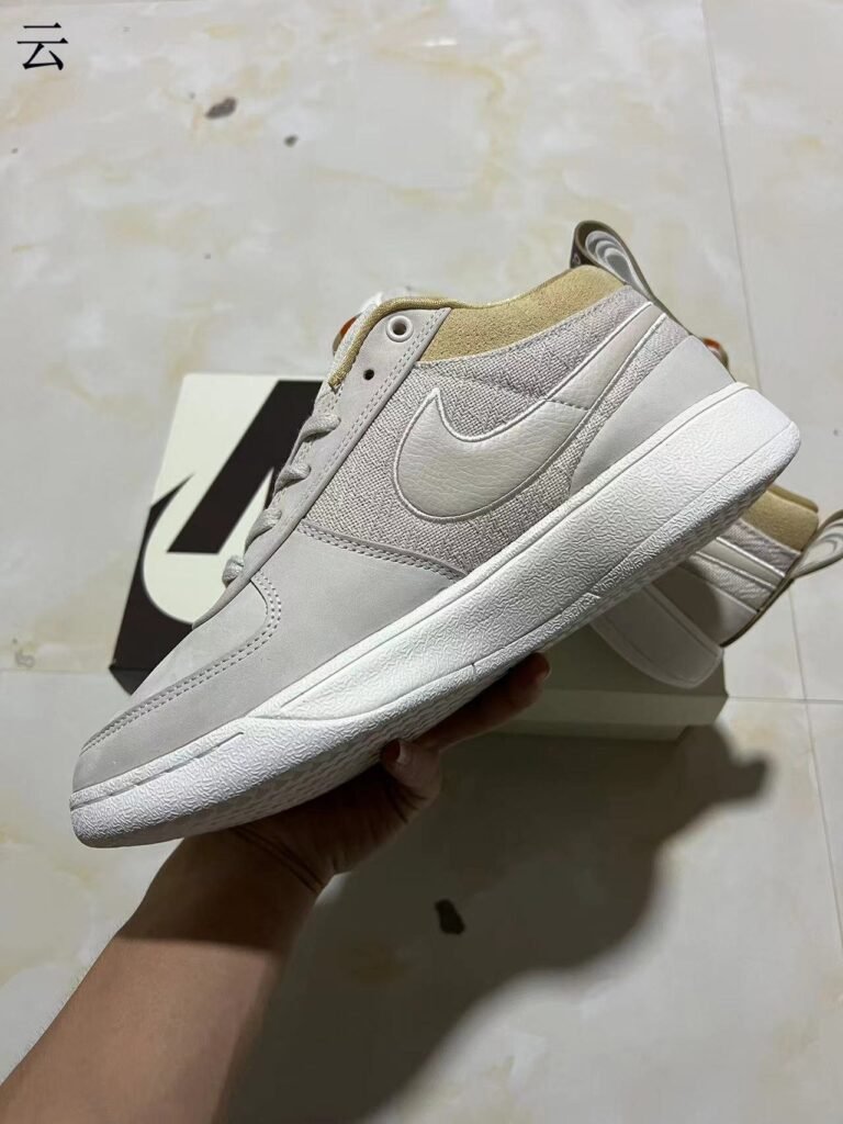 Nike BOOK 1 EPFJ4250-100 f240-46