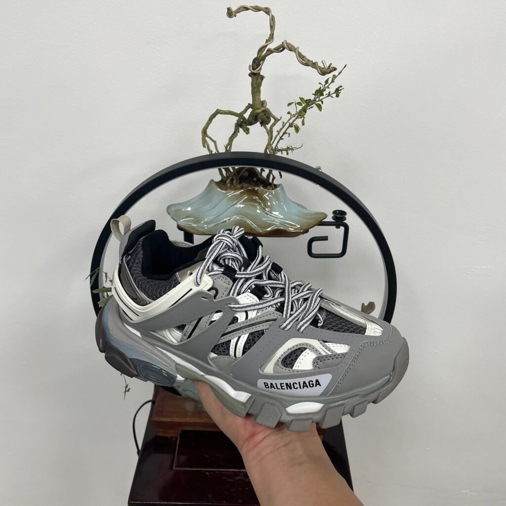 The third generation of Balenciaga---all gray