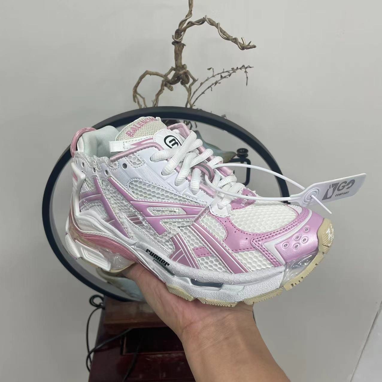 Seven generations of Balenciaga 35-40 - Image 1